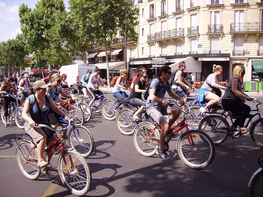 paris bicycle tour