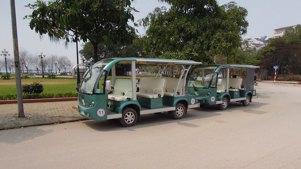 electric bus, west lake, urban discovery bicycle tour, tây hồ district, hanoi