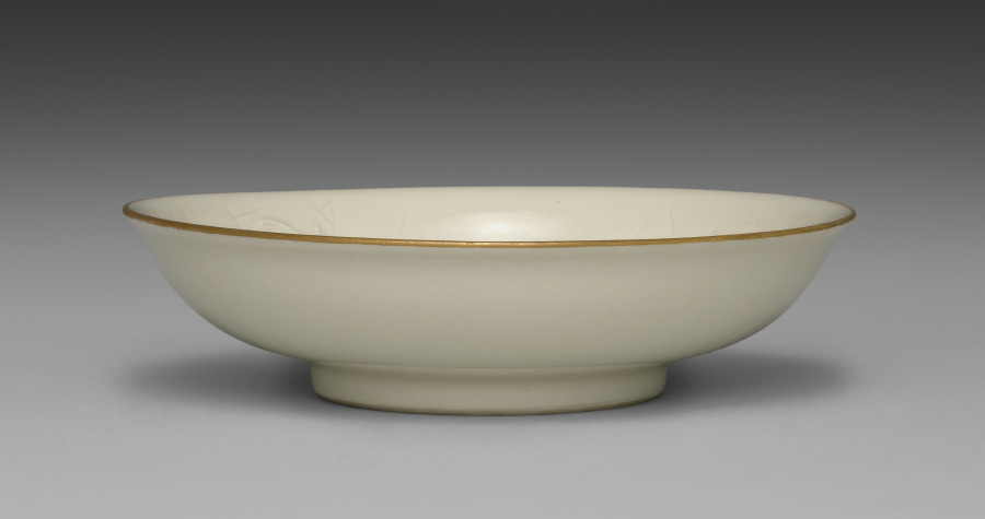 Small Dish from Dining Set with Plum Blossoms and Cracked-Ice