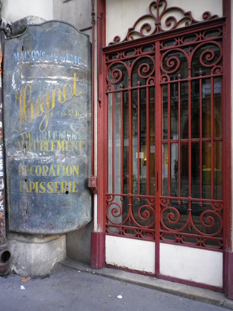 vintage storefront 47092733