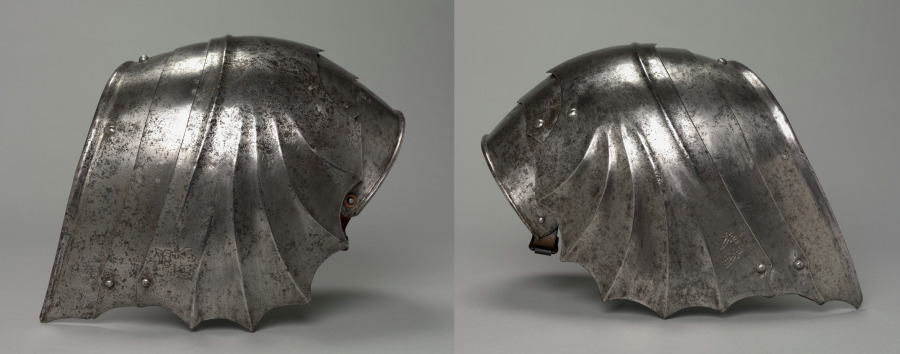 pair of gothic fan-shaped pauldron