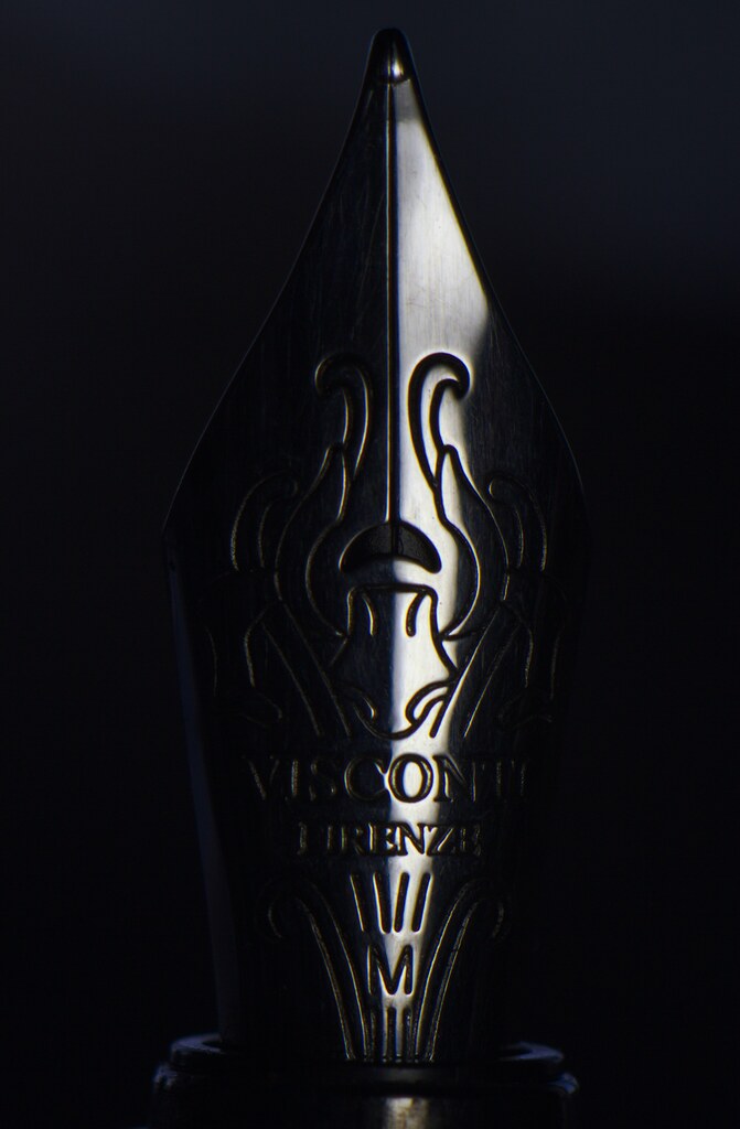 Visconti Rembrandt fountain pen nib (close-up)