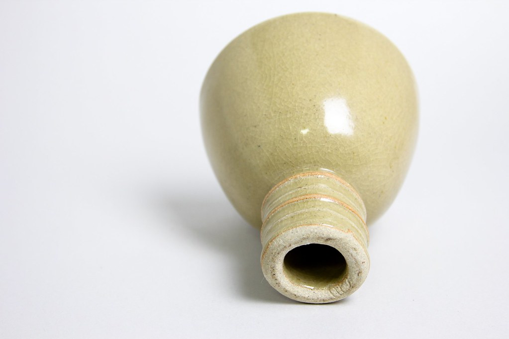australian studio pottery vase mystery potter 'npj'?